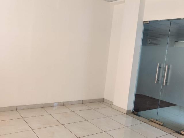 Commercial for rent in Noida
