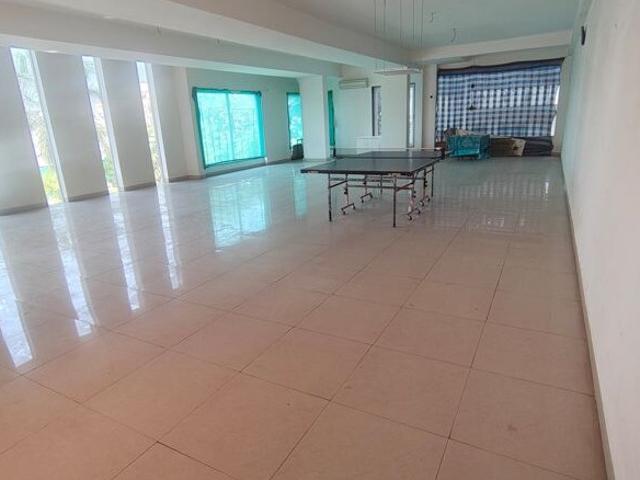 Commercial for rent in Madya