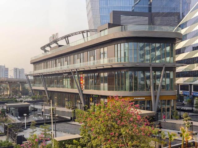Commercial for rent in Noida