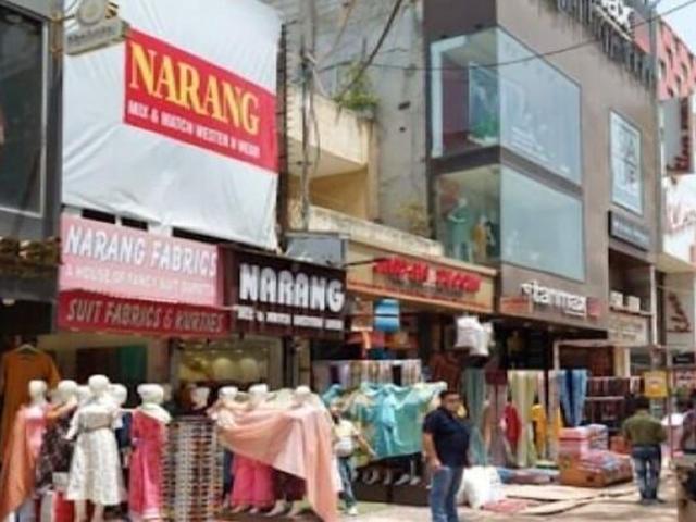 Commercial for rent in Deri
