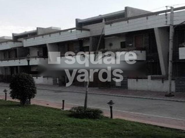 Commercial for rent in Madya