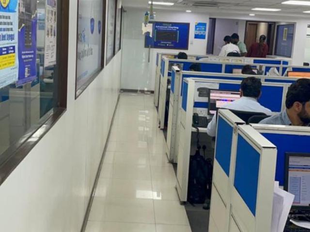 Commercial for rent in Deri