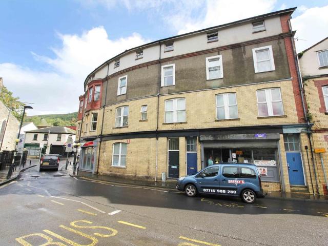 Apartment for rent in Abertillery, Wales
