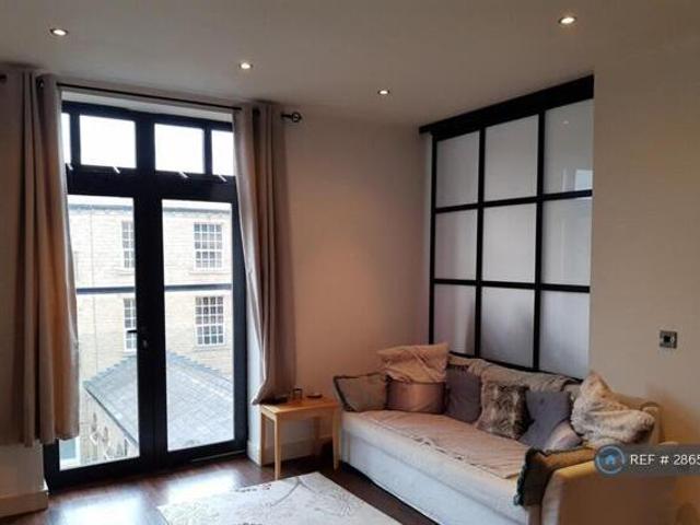 House for rent in Huddersfield, West Yorkshire