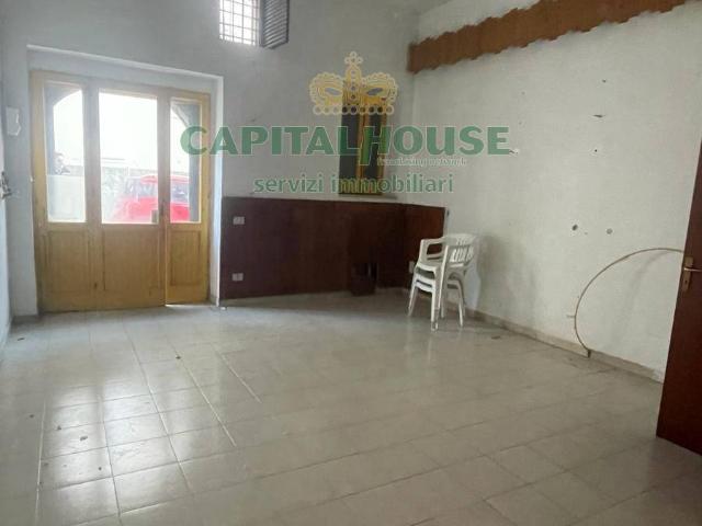 Locale Commerciale in affitto a Summonte, Campania