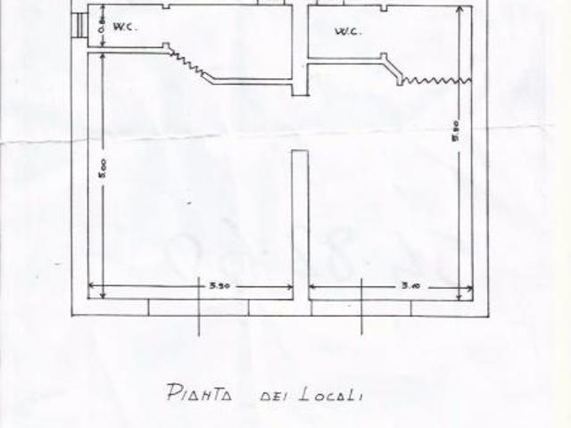 Locale Commerciale in vendita a Lucca