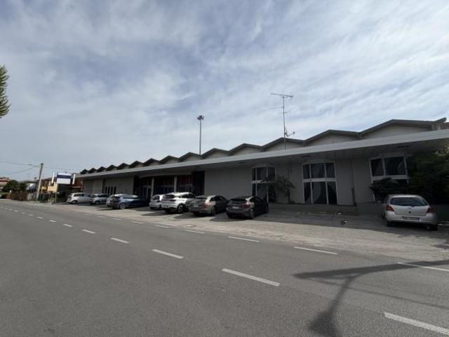 Capannone in vendita a Commenda, Rovigo