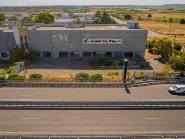 Capannone in vendita a Puglia, Bari