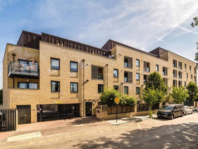 House for rent in East Greenwich, Greater London