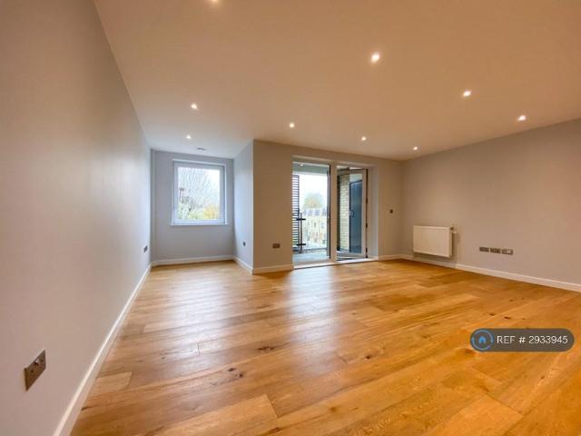 Apartment for rent in East Greenwich, Greater London