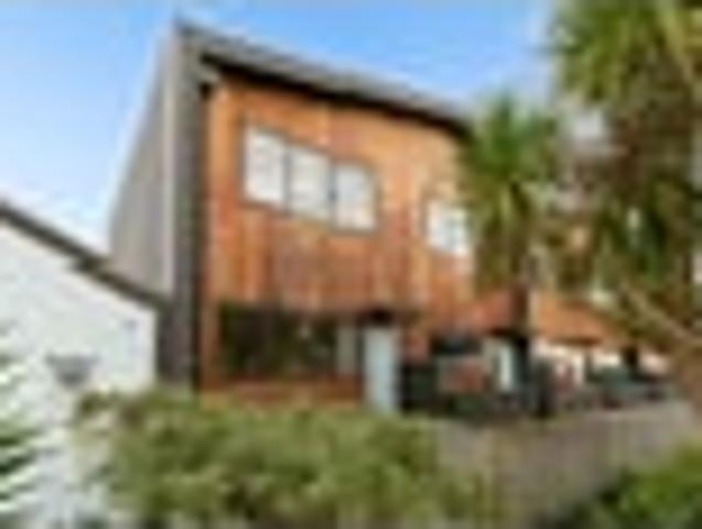 Townhouse for sale in Matata, Wellington