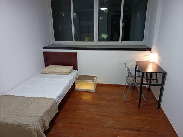 Room for rent in Pasir Ris, 17 Far East, Changi