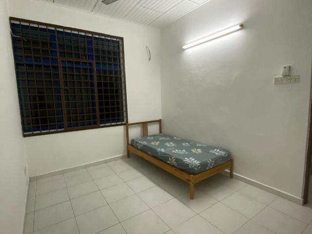 Room for rent in Kulai, Johor