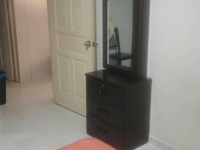 Room for rent in Cheng San, Singapore