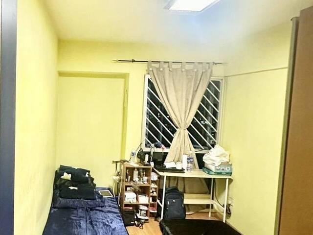 Room for rent in Sembawang, 23 North West