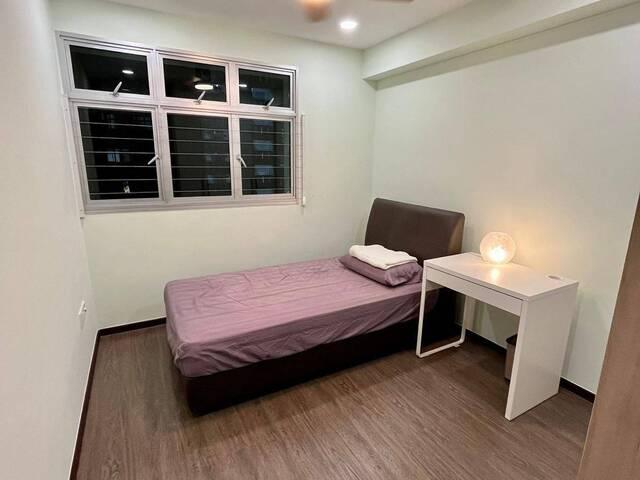Room for rent in Telok Blangah