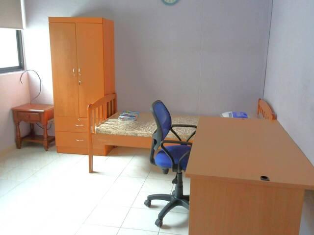 Room for rent in Bukit Batok Central, Singapore