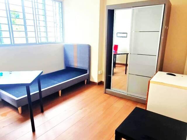 Room for rent in Telok Blangah