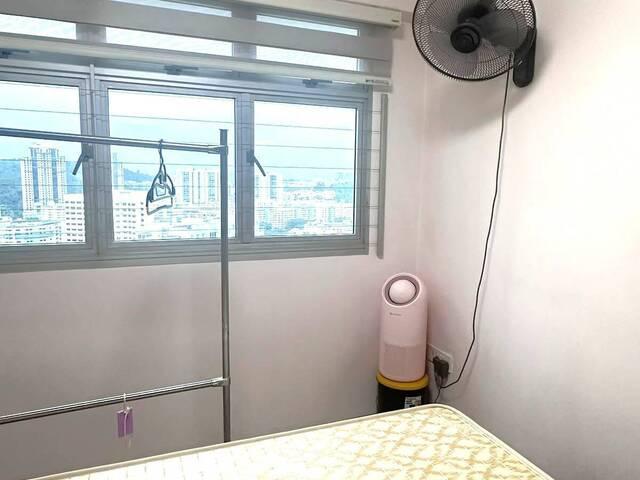 Room for rent in Bukit Batok Central, Singapore