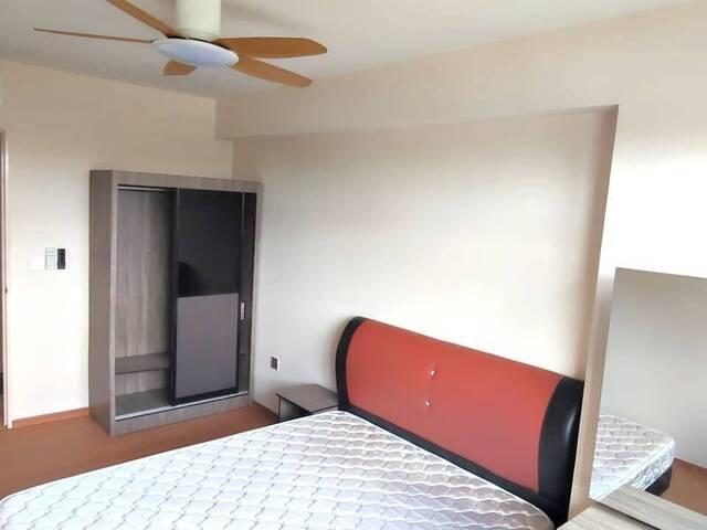 Room for rent in 23 North West