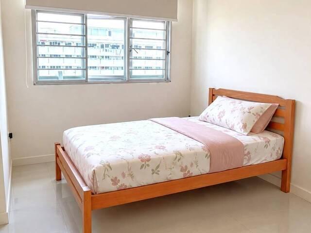 Room for rent in Fajar, Singapore