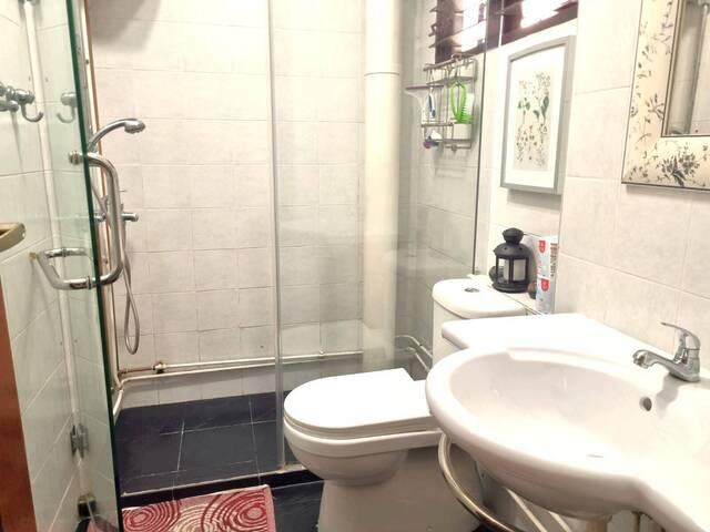 Room for rent in 23 North West