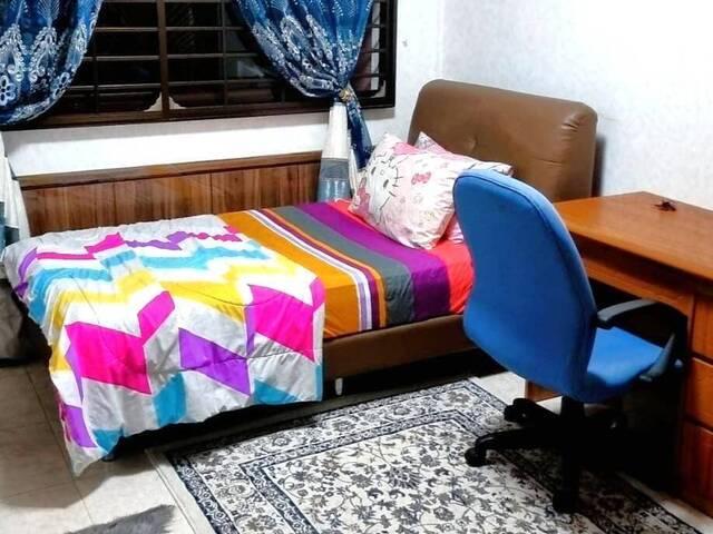 Room for rent in Tampines West, Singapore