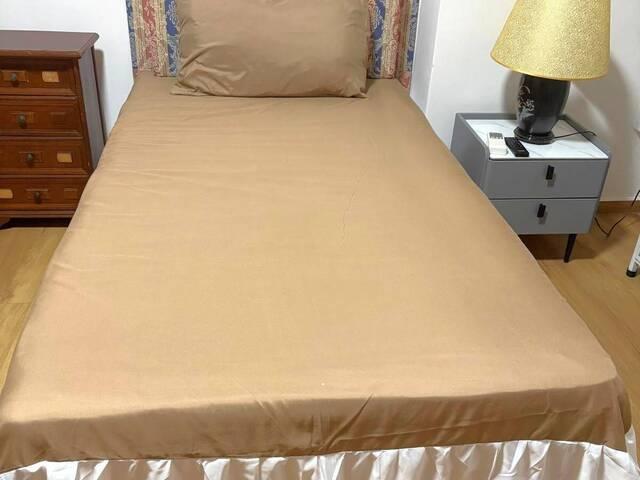 Room for rent in Yunnan, Singapore