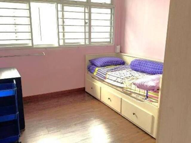 Room for rent in Keat Hong, Singapore