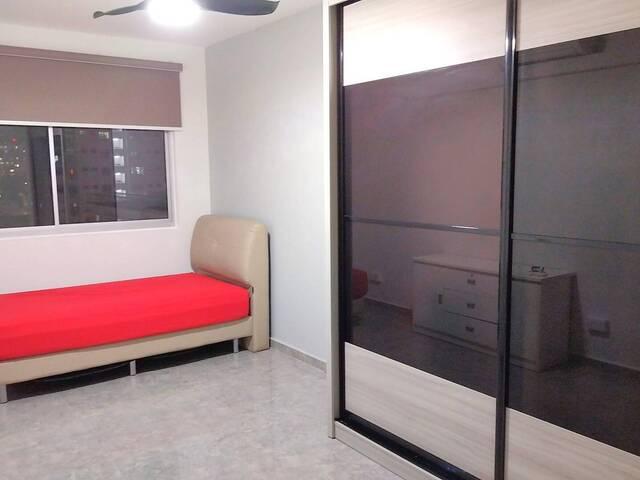 Room for rent in Yunnan, Singapore