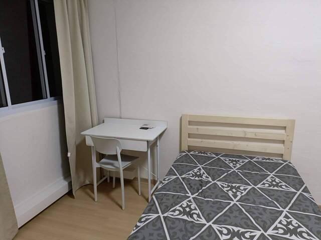 Room for rent in Bukit Batok West, Singapore