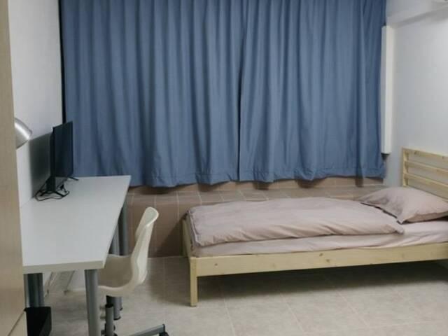Room for rent in Eunos, Singapore