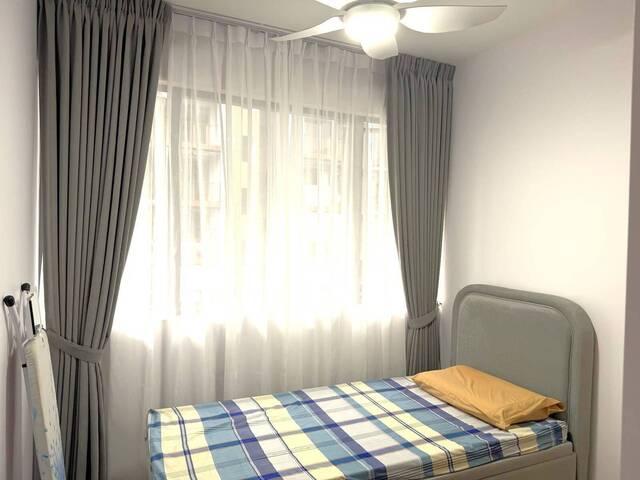 Room for rent in 23 North West