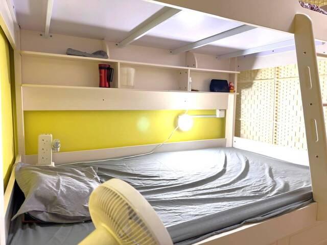 Room for rent in 23 North West