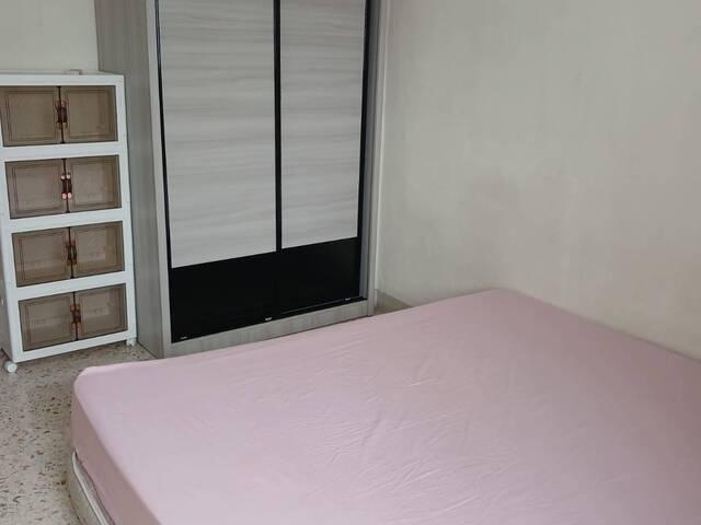 Room for rent in Chong Boon, Singapore