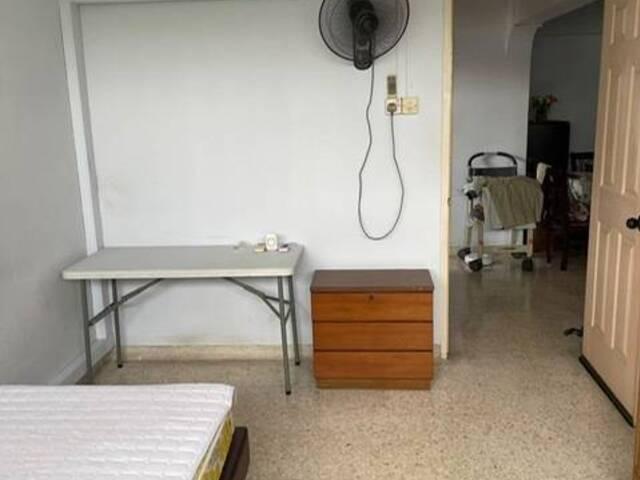 Room for rent in Ang Mo Kio Town Centre, Singapore