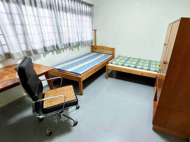 Room for rent in Boon Lay, Singapore