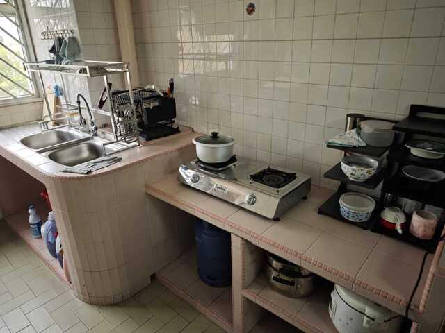 Room for rent in Chong Pang, Singapore