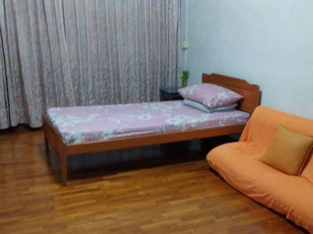 Room for rent in Jurong, 22 Far West, Jurong