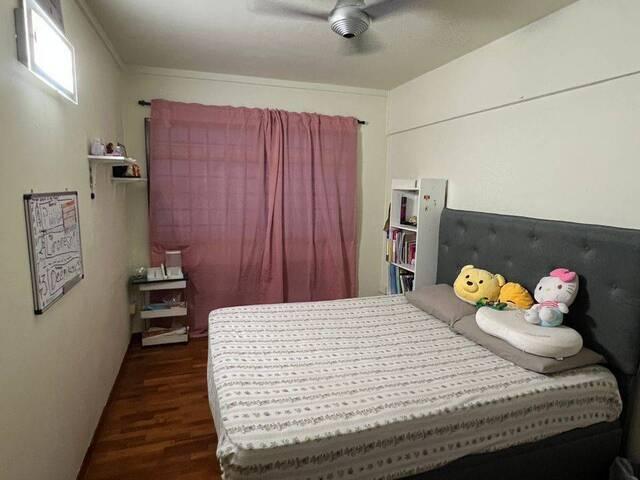 Room for rent in Alexandra Road