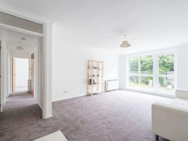 Apartment for rent in Surrey
