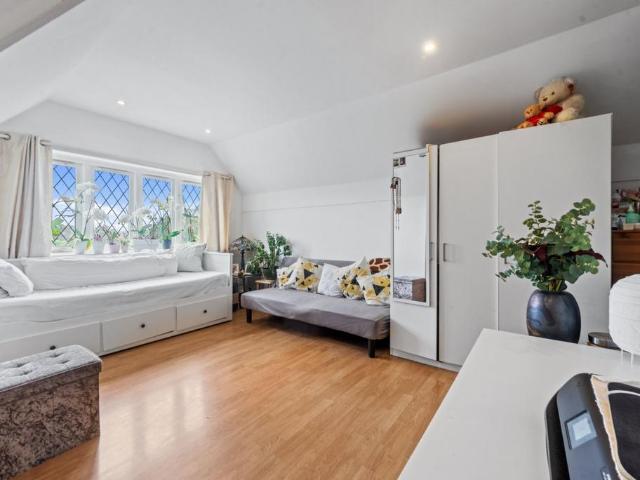 Apartment for rent in London Borough of Merton, Mitcham