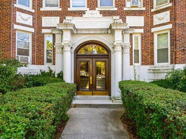Condo for sale in Aberdeen, Boston