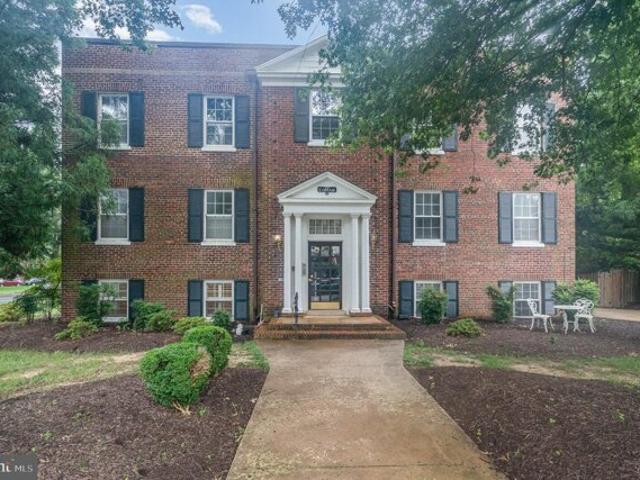 Condo for sale in Alexandria