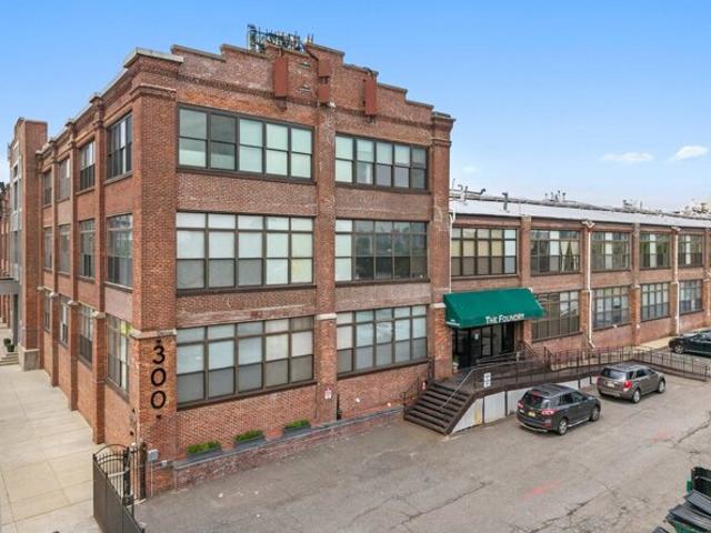 Condo for sale in Communipaw, Jersey City