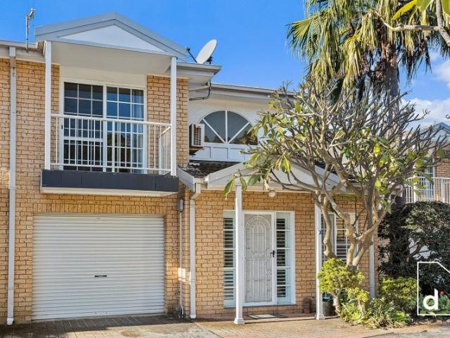 Townhouse for sale in Wollongong West, New South Wales