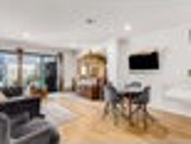 Townhouse for sale in Linden, Wellington