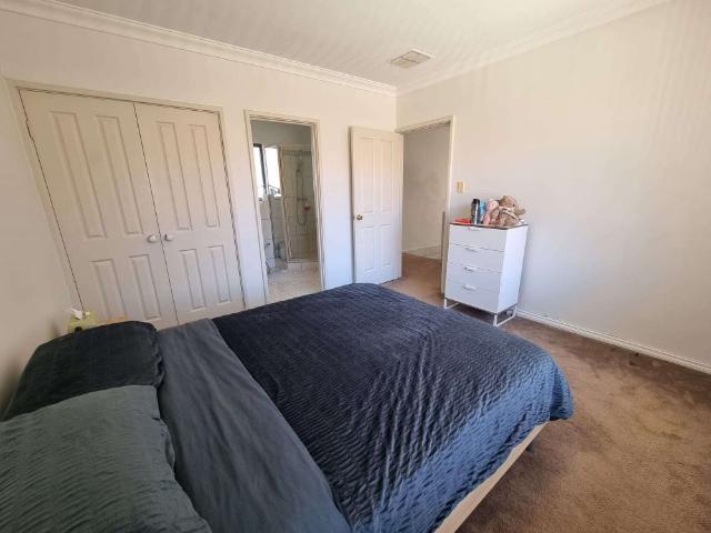 Room for rent in Como, Western Australia