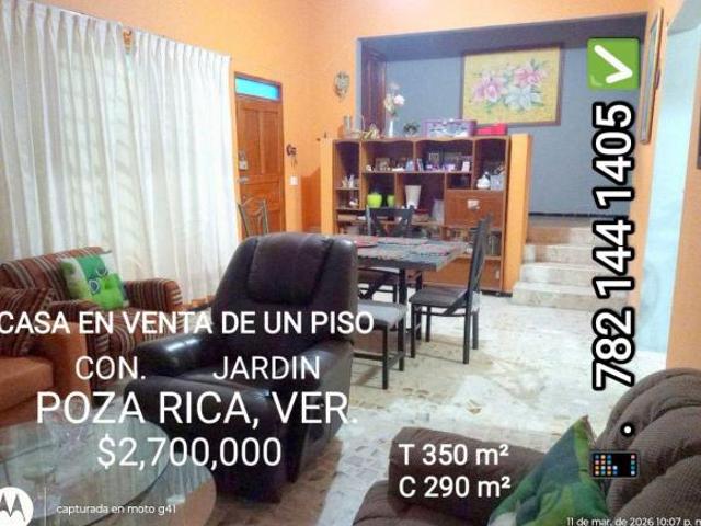 Cómoda casa de un nivel con jardín en venta, a unos pasos del IMSS en Poza Rica, col. Miguel Hidalgo