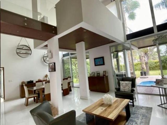 CÓMODA CASA DE UNA PLANTA CON VISTA A CAMPO DE GOLF JURIQUILLA